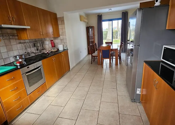 Villa De Angelo Pyla